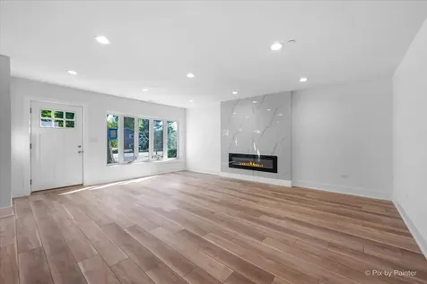 18172 West Twin Lakes Boulevard Grayslake IL 60030