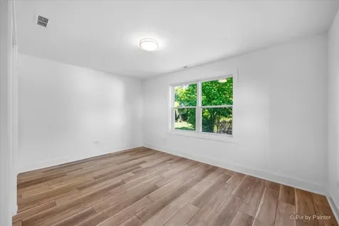 18172 West Twin Lakes Boulevard Grayslake IL 60030
