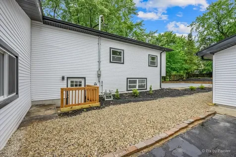 18172 West Twin Lakes Boulevard Grayslake IL 60030