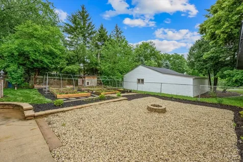 18172 West Twin Lakes Boulevard Grayslake IL 60030