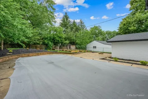 18172 West Twin Lakes Boulevard Grayslake IL 60030