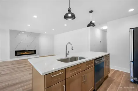 18172 West Twin Lakes Boulevard Grayslake IL 60030