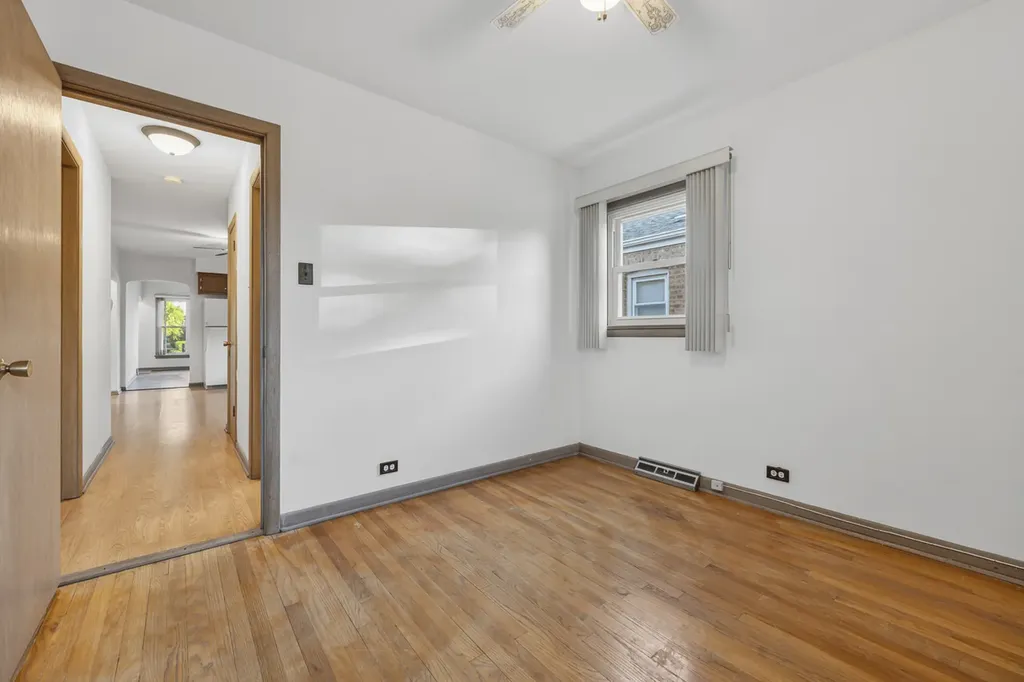 4618 West 87th Street Chicago IL 60652