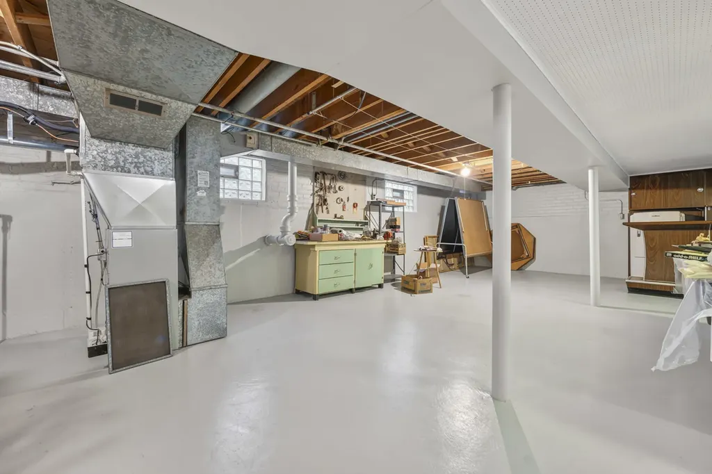 4618 West 87th Street Chicago IL 60652