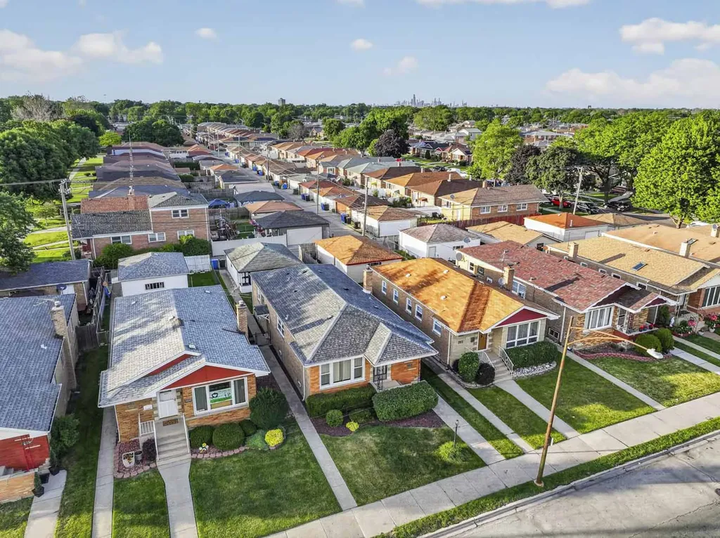 4618 West 87th Street Chicago IL 60652