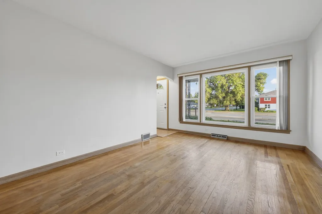 4618 West 87th Street Chicago IL 60652