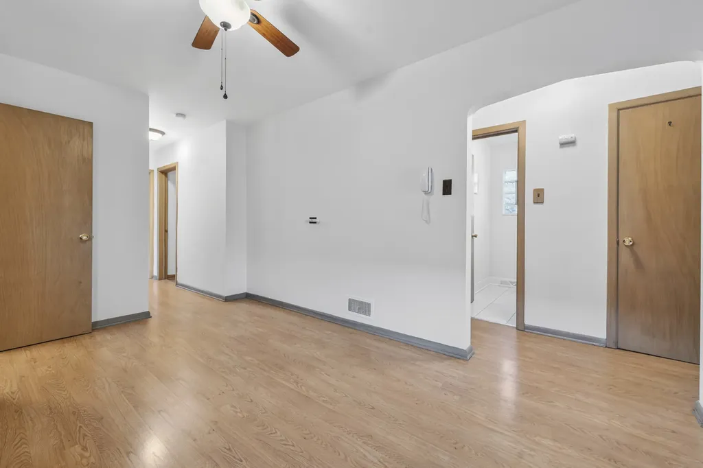 4618 West 87th Street Chicago IL 60652