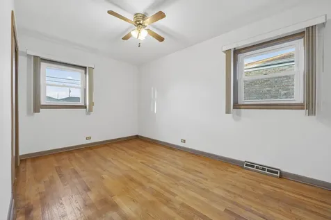 4618 West 87th Street Chicago IL 60652