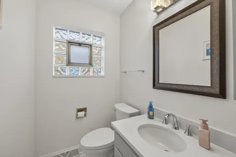4618 West 87th Street Chicago IL 60652