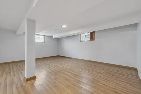 4618 West 87th Street Chicago IL 60652