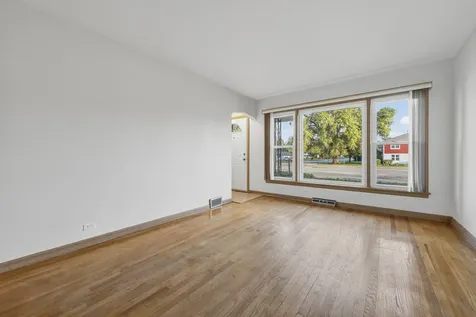 4618 West 87th Street Chicago IL 60652