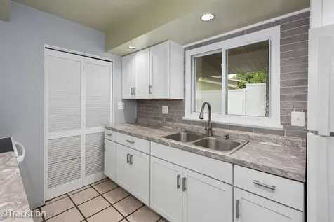 34 Scarsdale Road Montgomery IL 60538