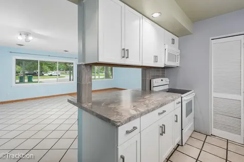 34 Scarsdale Road Montgomery IL 60538