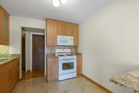 235 Blossom Court Buffalo Grove IL 60089