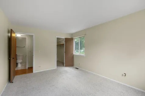 235 Blossom Court Buffalo Grove IL 60089
