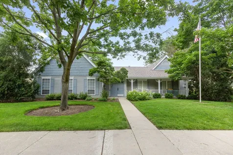 235 Blossom Court Buffalo Grove IL 60089