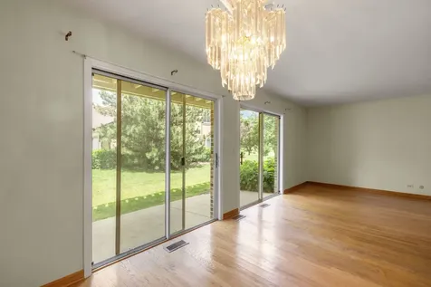235 Blossom Court Buffalo Grove IL 60089