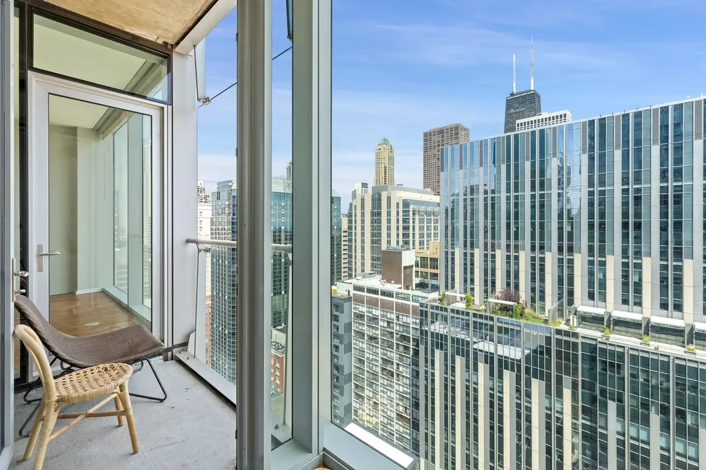 600 North Fairbanks Court Chicago IL 60611