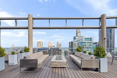 600 North Fairbanks Court Chicago IL 60611