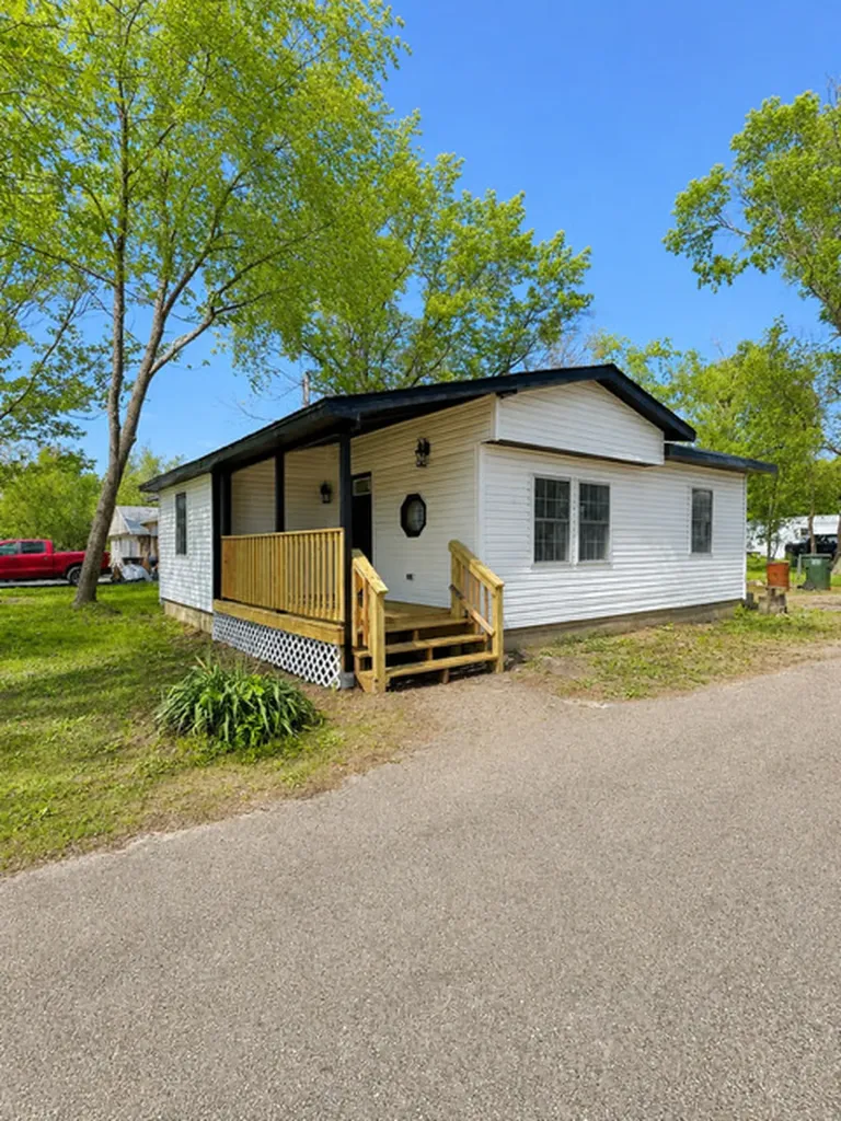 110 North Robert Drive Godley IL 60407