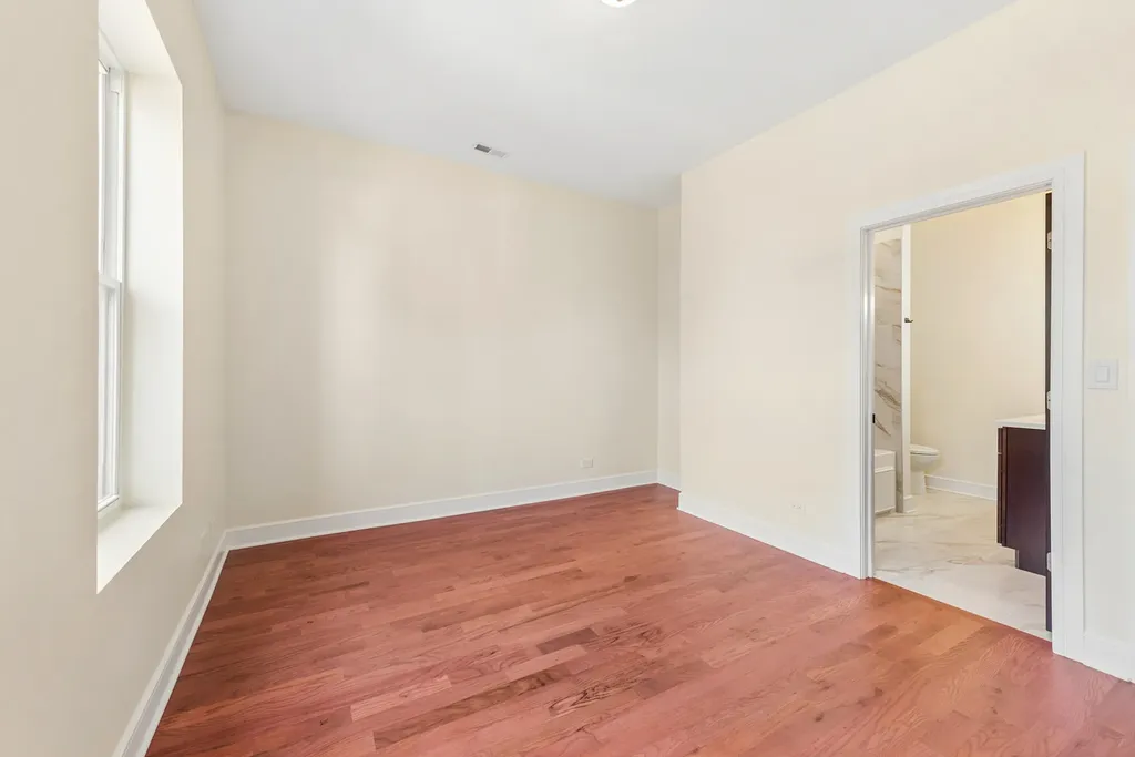 2610 West Evergreen Avenue Chicago IL 60622