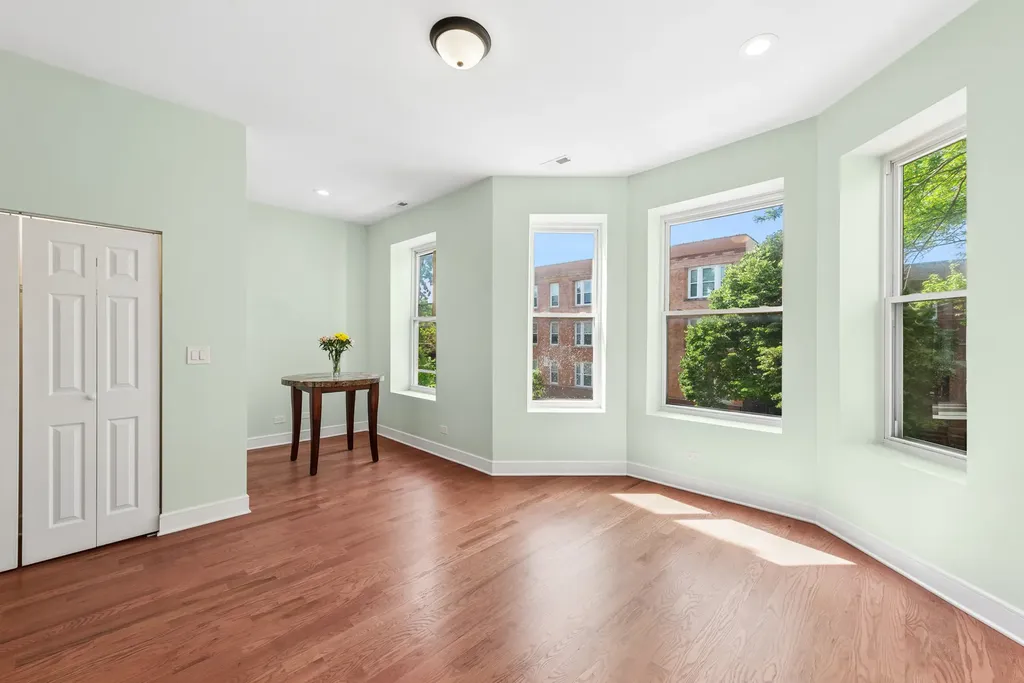 2610 West Evergreen Avenue Chicago IL 60622