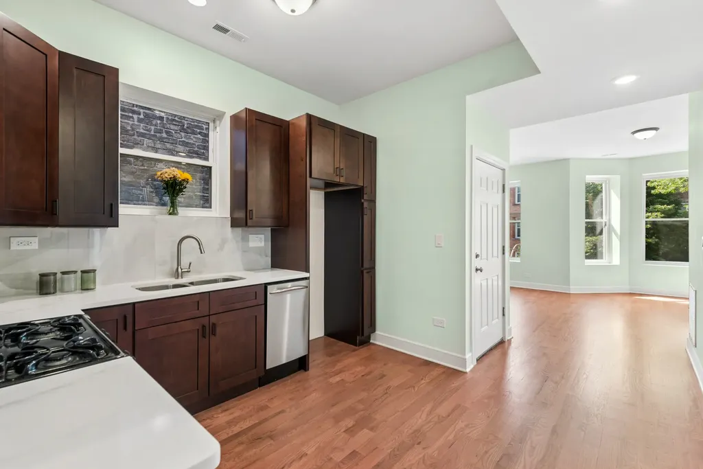 2610 West Evergreen Avenue Chicago IL 60622