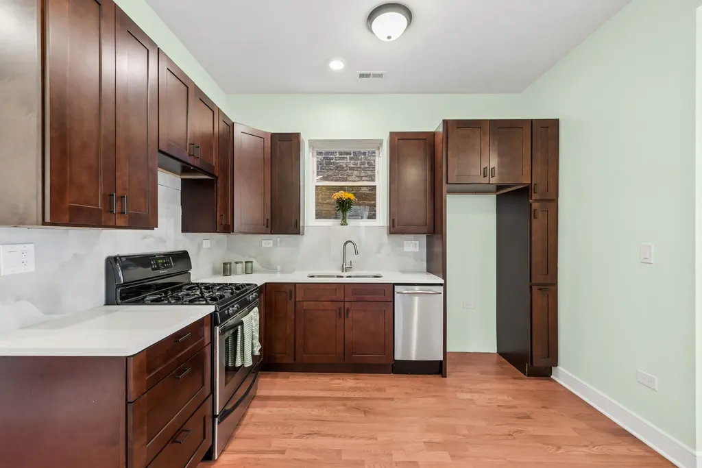 2610 West Evergreen Avenue Chicago IL 60622