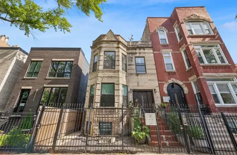 2610 West Evergreen Avenue Chicago IL 60622