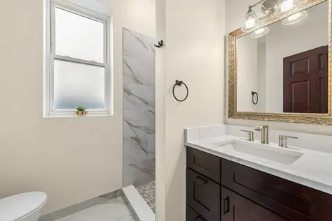 2610 West Evergreen Avenue Chicago IL 60622