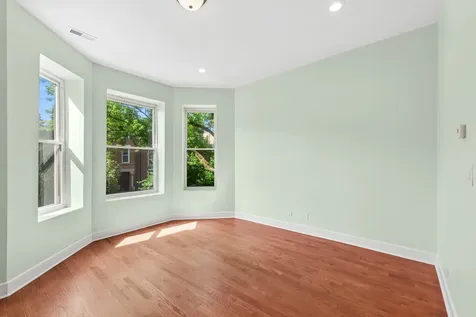 2610 West Evergreen Avenue Chicago IL 60622