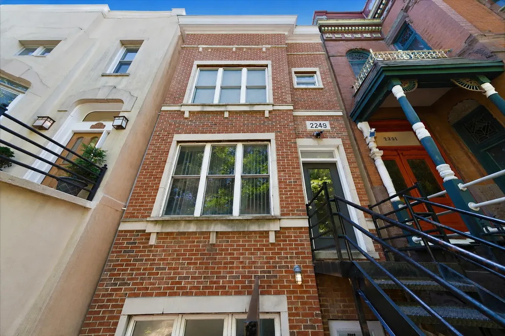 2249 West Monroe Street Chicago IL 60612