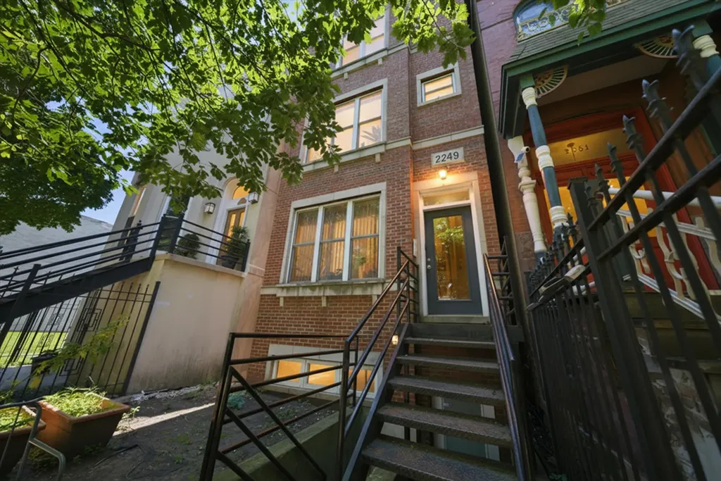 2249 West Monroe Street Chicago IL 60612