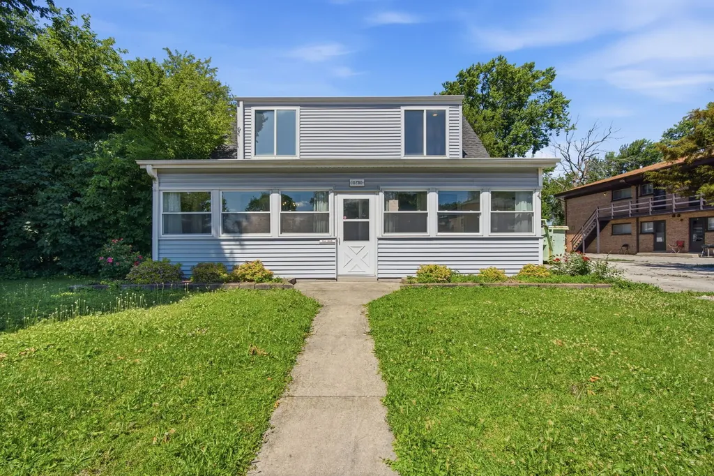 10730 South Ridgeland Street Worth IL 60482