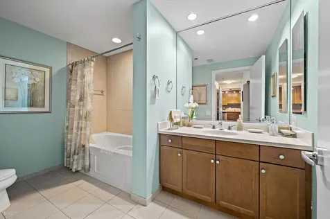 130 North Garland Court Chicago IL 60602