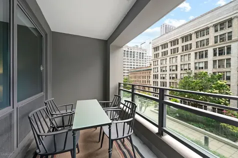 130 North Garland Court Chicago IL 60602