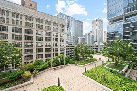 130 North Garland Court Chicago IL 60602