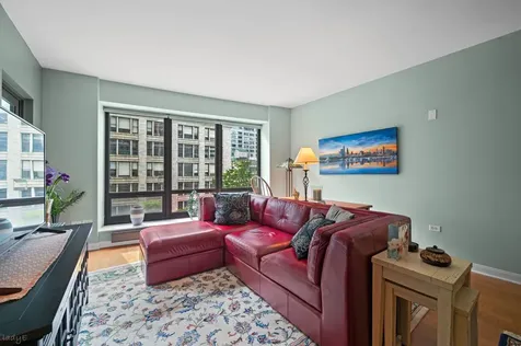 130 North Garland Court Chicago IL 60602