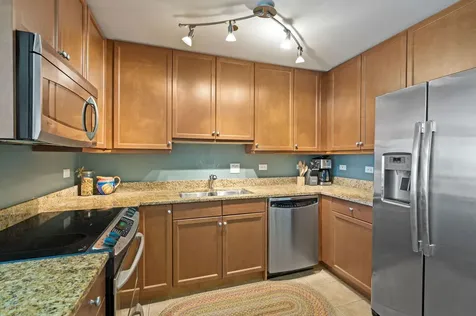 130 North Garland Court Chicago IL 60602