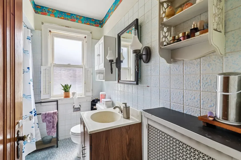 4446 North Lowell Avenue Chicago IL 60630