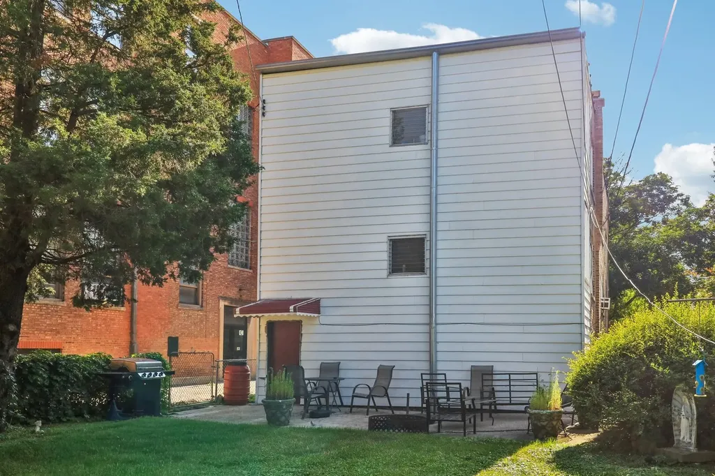 4446 North Lowell Avenue Chicago IL 60630