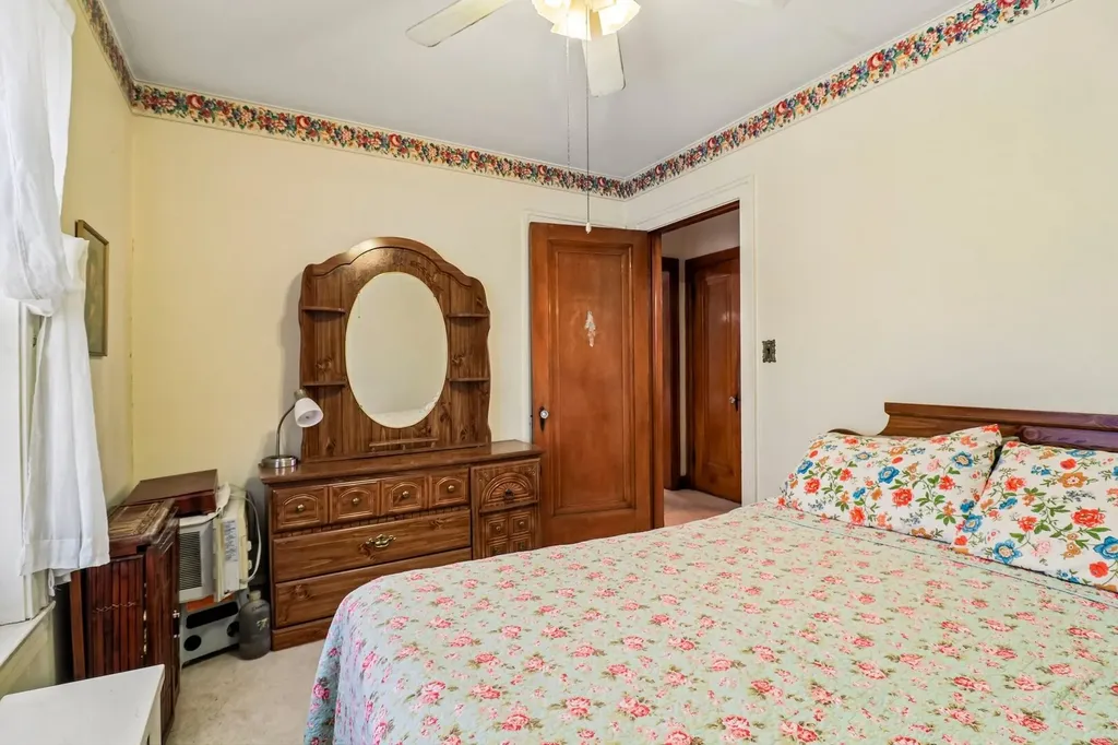 4446 North Lowell Avenue Chicago IL 60630
