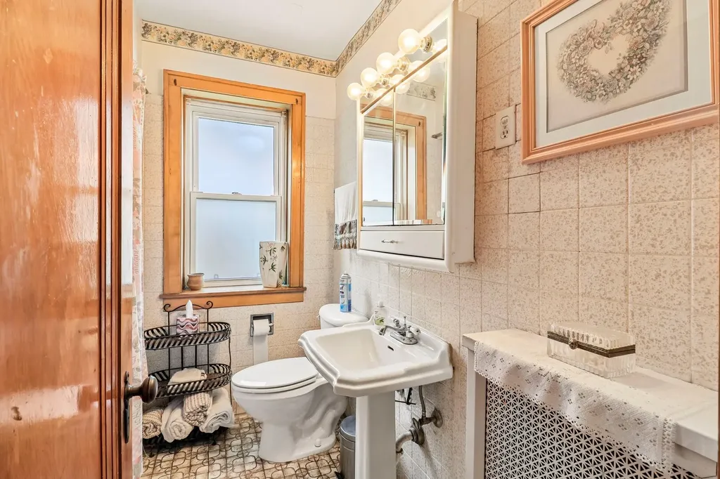 4446 North Lowell Avenue Chicago IL 60630