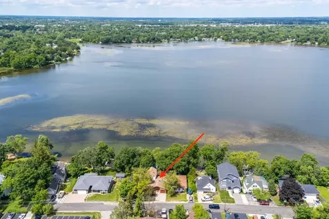 10 East Lake Shore Drive Round Lake Park IL 60073