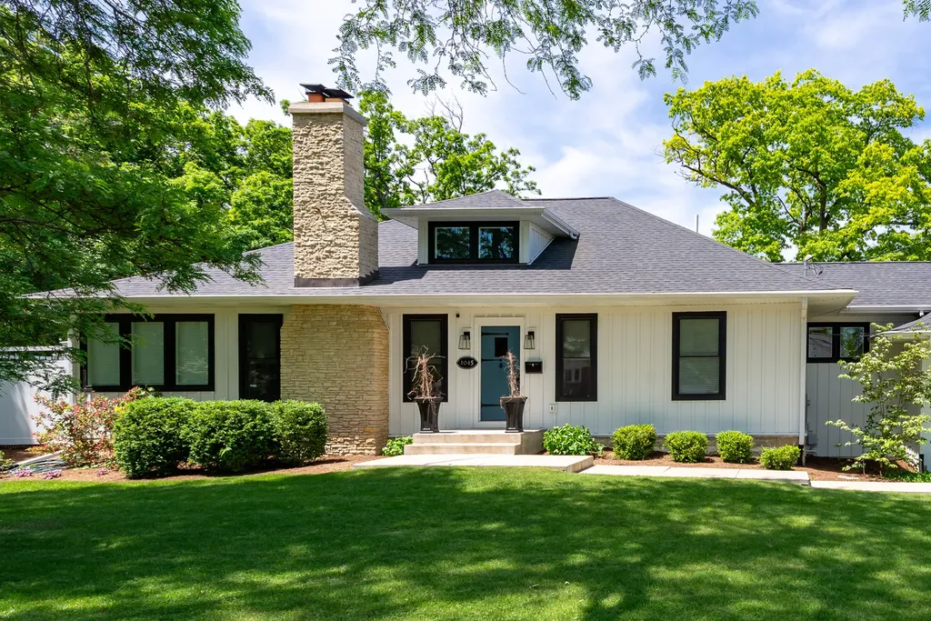 1045 North 5th Avenue St. Charles IL 60174