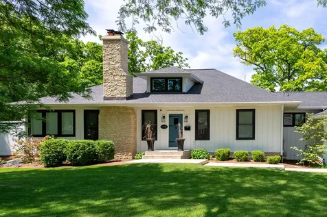 1045 North 5th Avenue St. Charles IL 60174