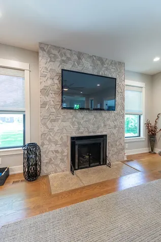 1045 North 5th Avenue St. Charles IL 60174