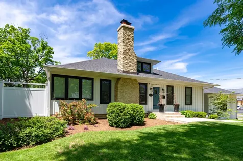1045 North 5th Avenue St. Charles IL 60174