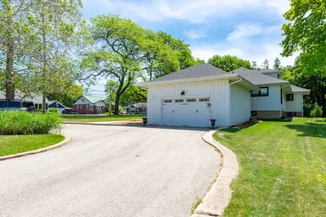 1045 North 5th Avenue St. Charles IL 60174