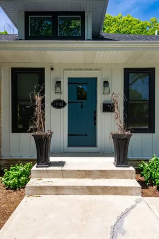 1045 North 5th Avenue St. Charles IL 60174
